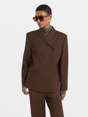 

Однобортный жакет с асимметричной застежкой