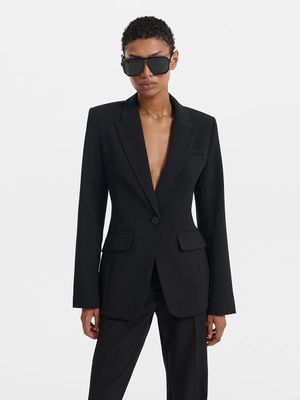 

Однобортный жакет приталенного кроя