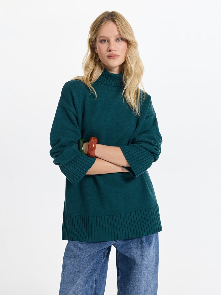 Свитер свободного кроя