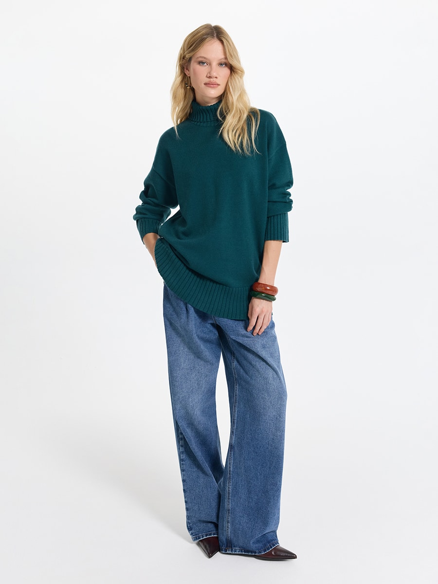 Свитер свободного кроя