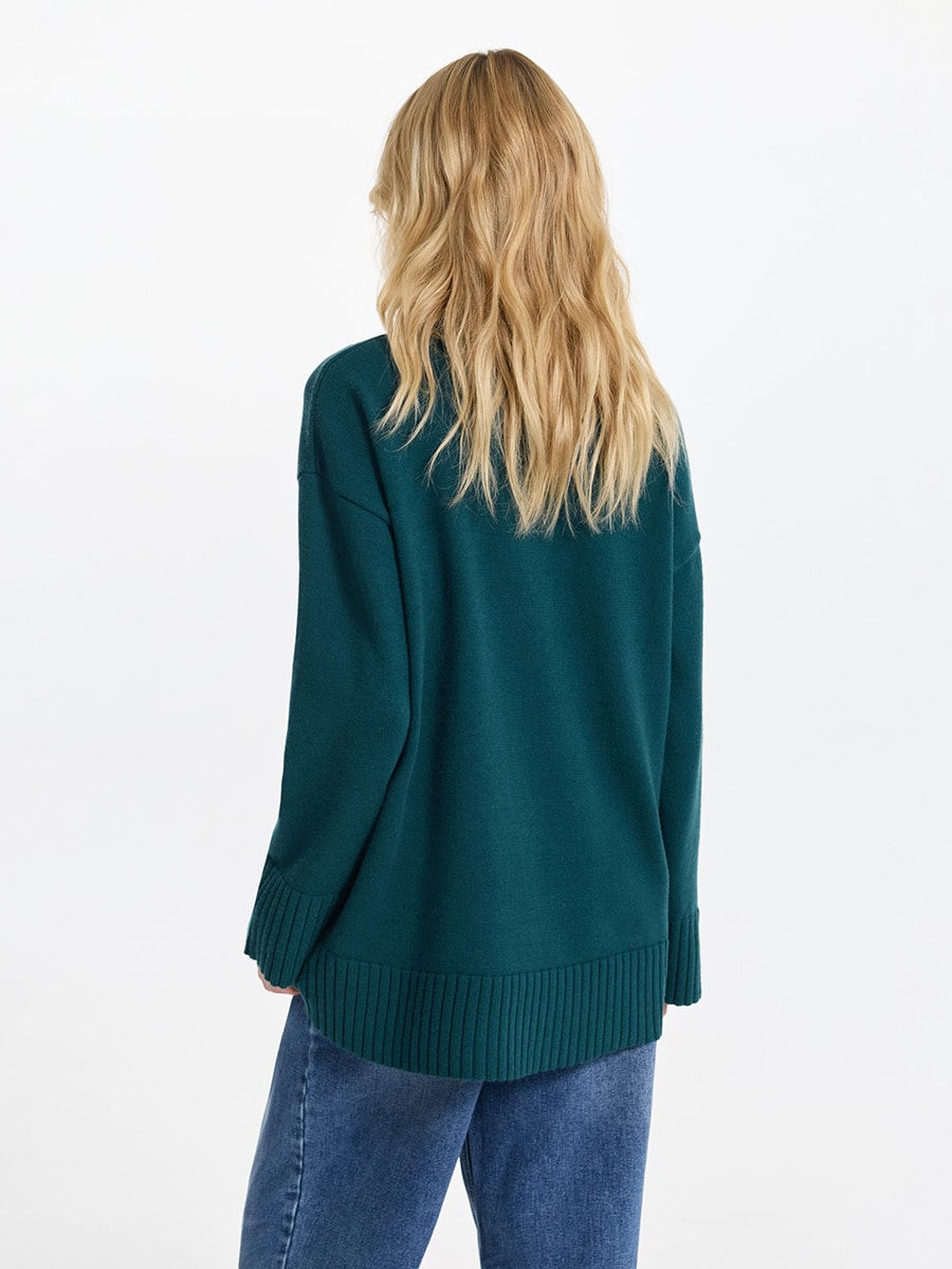 Свитер свободного кроя