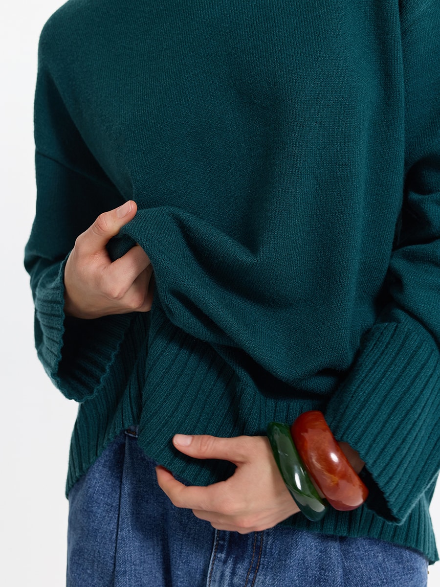 Свитер свободного кроя