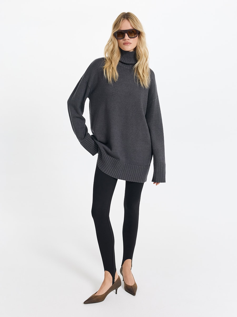 Свитер свободного кроя