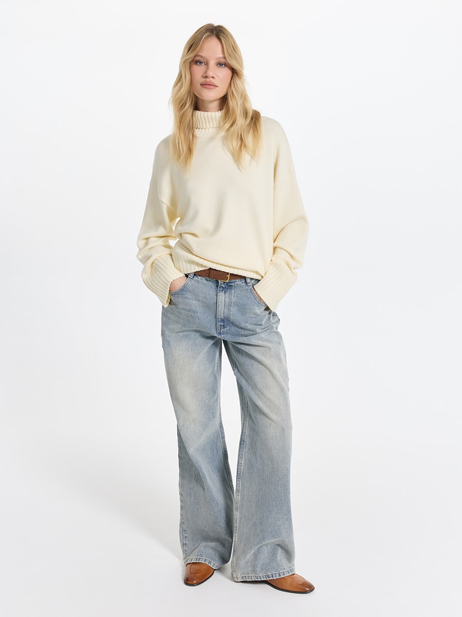 Свитер свободного кроя