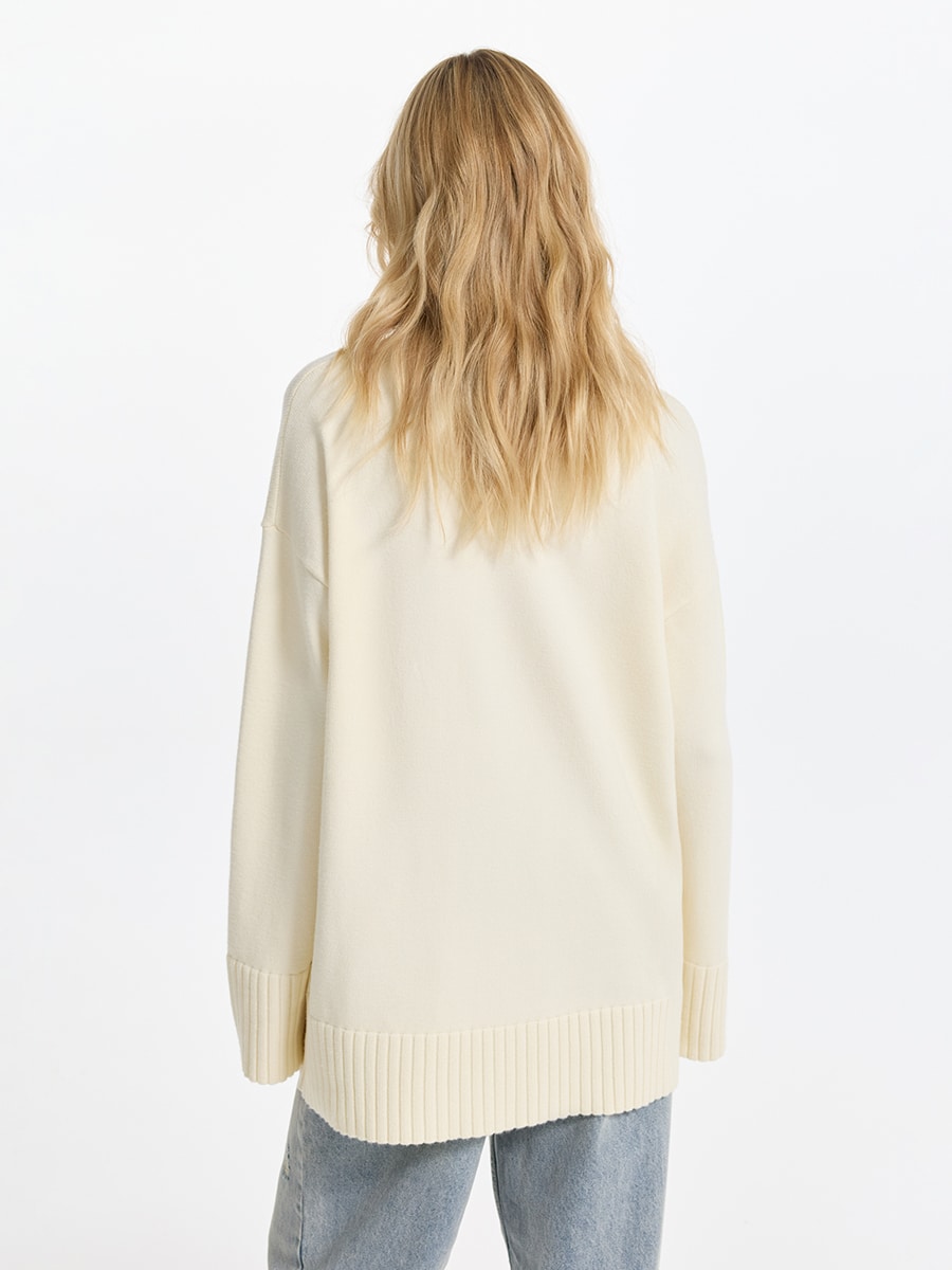 Свитер свободного кроя