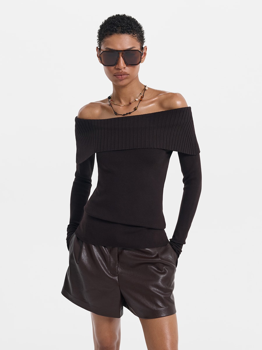 Джемпер с открытыми плечами