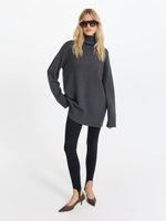 Свитер свободного кроя