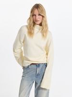 Свитер свободного кроя