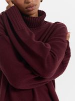 Свитер свободного кроя