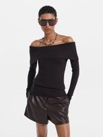 Джемпер с открытыми плечами