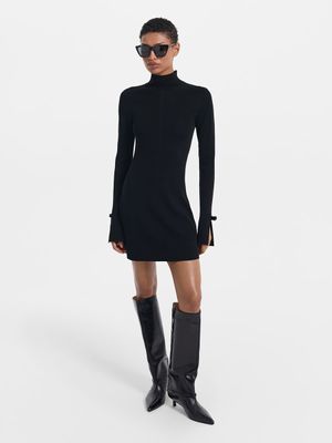 

Трикотажное платье мини с воротником-стойкой