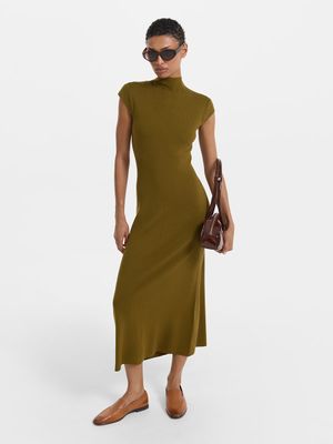 

Трикотажное платье миди