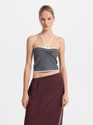 

Трикотажный топ с открытыми плечами