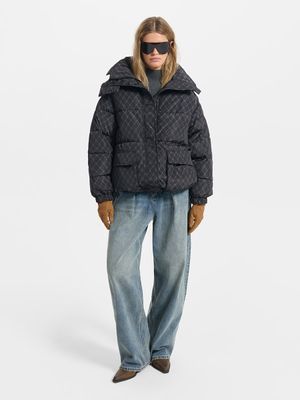 

Стеганая куртка из водонепроницаемой ткани с капюшоном