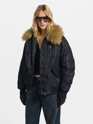 

Утепленная куртка-бомбер