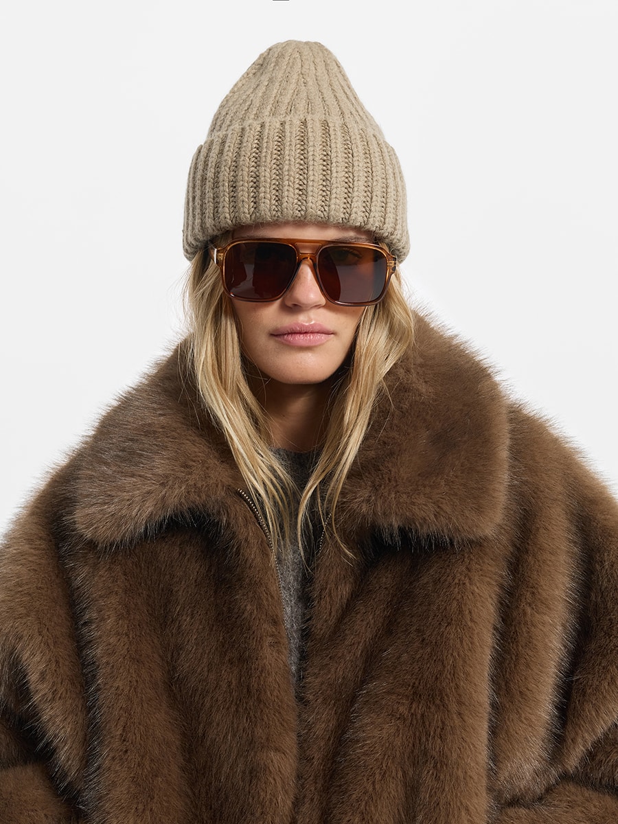 Шапка бини с ангорой