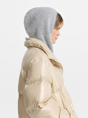 

Капор из ангоры