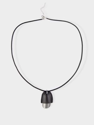 

Подвеска на кожаном шнурке