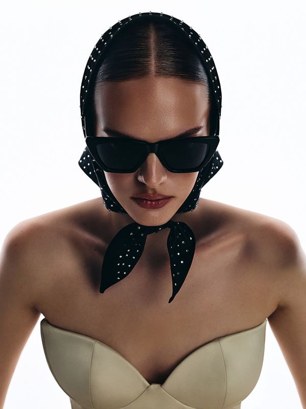 Косынка с кристаллами