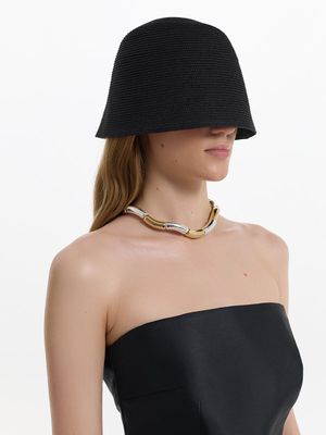 

Плетеная панама из рафии