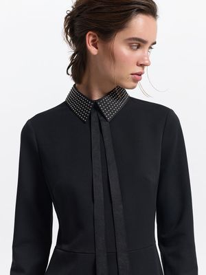 

Накладной воротник с заклепками