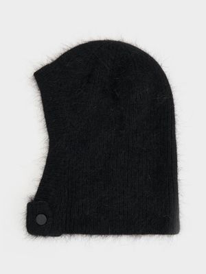 

Капор из ангоры