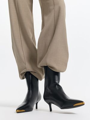 

Ботильоны с металлическим мысом