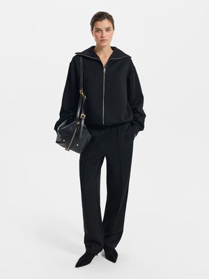 

Трикотажные брюки со стрелками