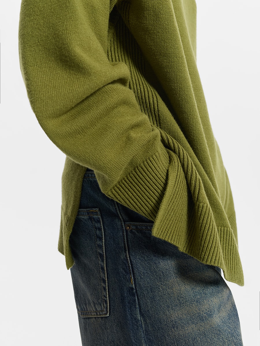 Свитер свободного кроя