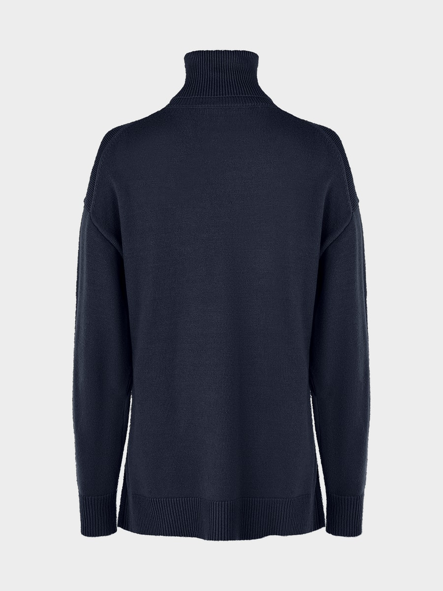 Свитер свободного кроя