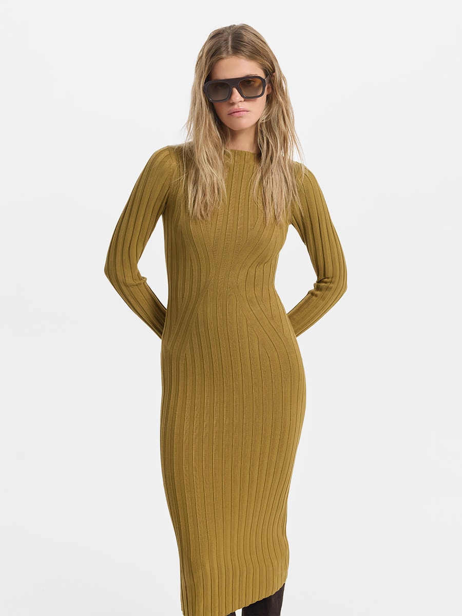 Трикотажное платье миди