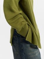 Свитер свободного кроя