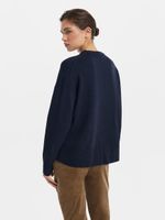 Джемпер с разрезами