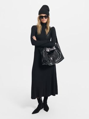 

Трикотажное платье миди