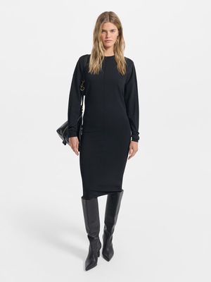 

Трикотажное платье миди