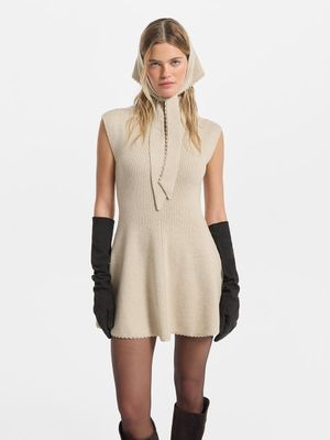 

Трикотажное платье мини с косынкой