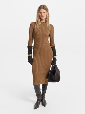 

Трикотажное платье миди