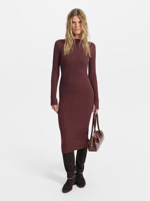 

Трикотажное платье миди