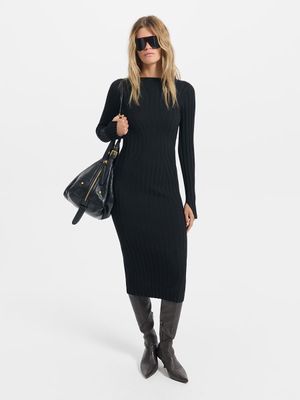 

Трикотажное платье миди