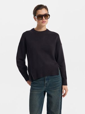 

Джемпер с разрезами