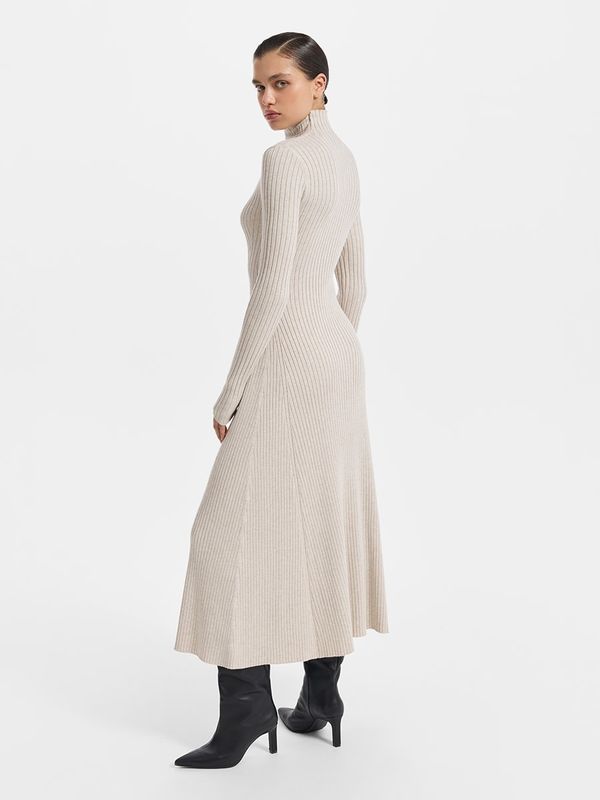 Трикотажное платье миди