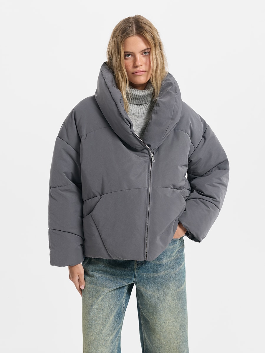 Куртка с объемным воротником