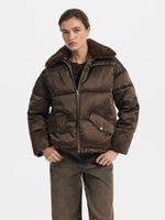 Куртка с меховым воротником