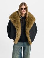 Куртка с меховым воротником