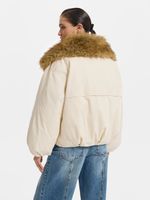 Куртка с меховым воротником