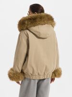 Куртка с меховой отделкой