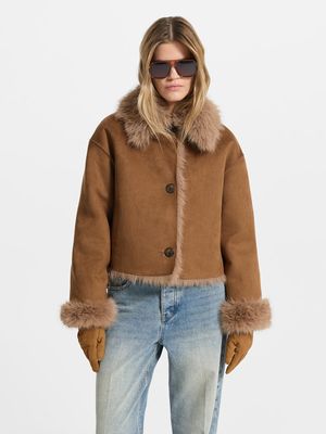 

Дубленка из экозамши с меховым воротником