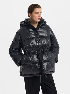 

Стеганая куртка с капюшоном