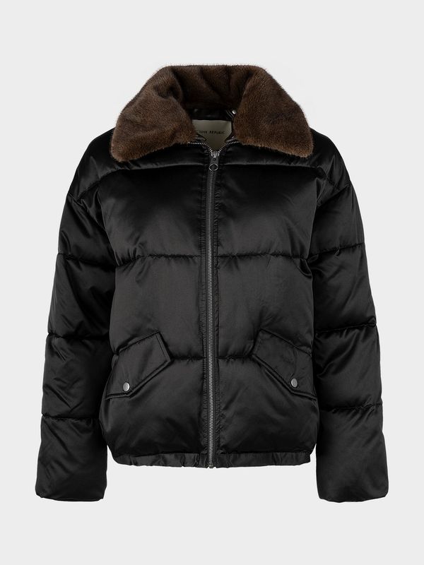 Куртка с меховым воротником