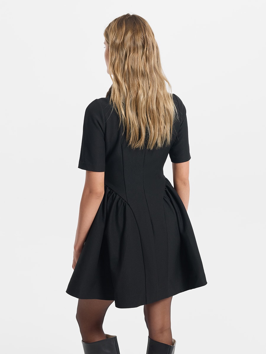 Платье с меховым воротником